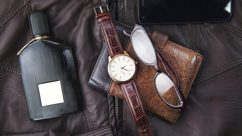 Links oder rechts? Wohin mit der Uhr am Handgelenk? - Tipps für das Tragen von Armbanduhren 3 Uhr mit Lederarmband